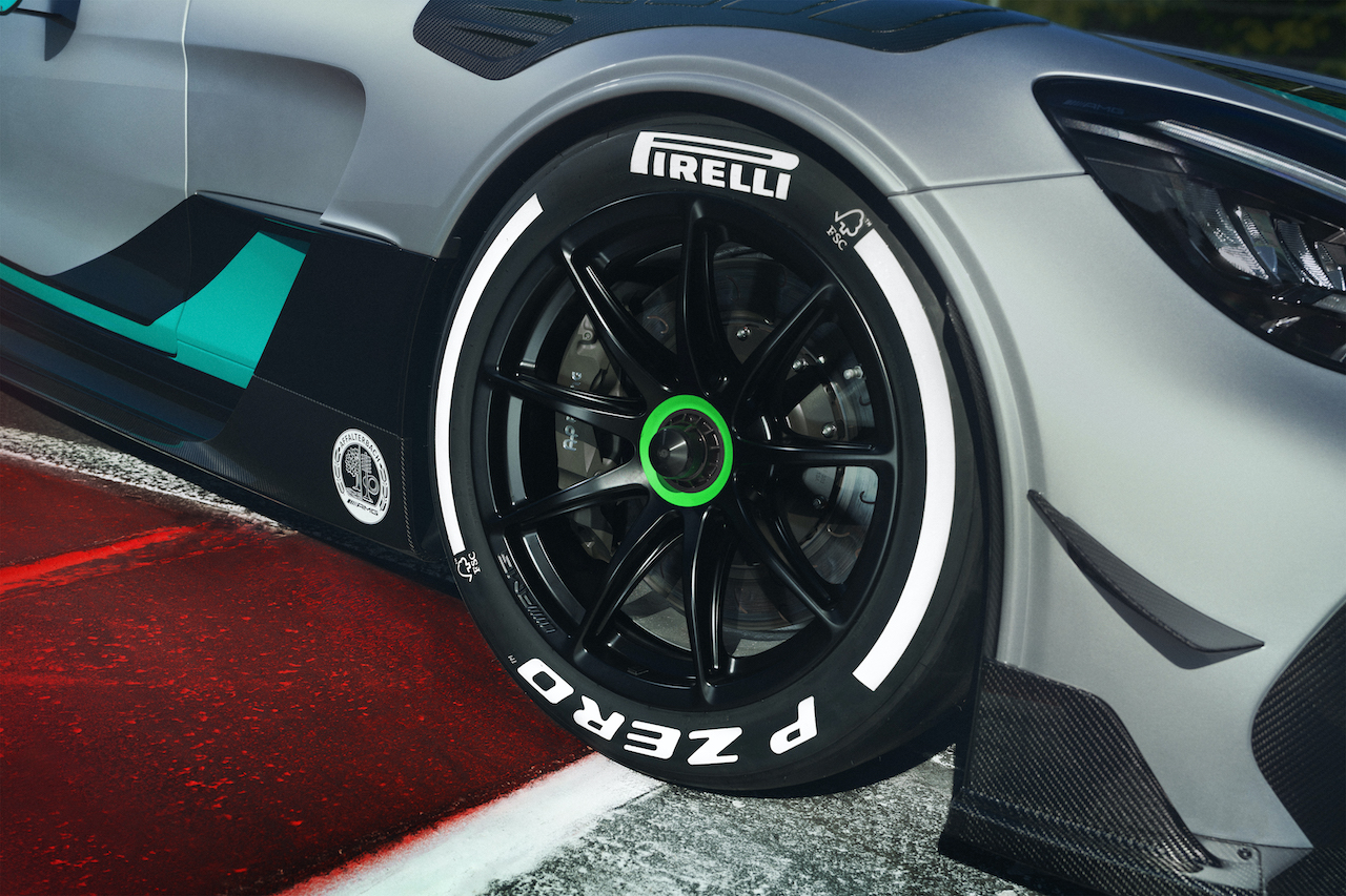 pi_mercedes_amg_20250904_gt2editionw16_08